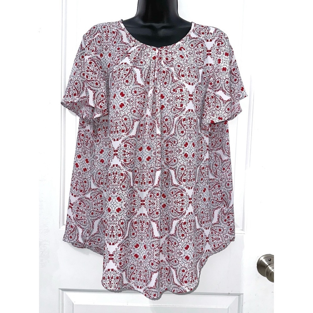 Liz Claiborne Light Gray & Red Floral Paisley short sleeve blouse